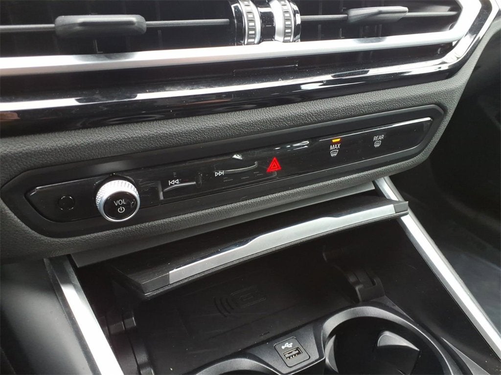 2024 BMW 3 Series 330i xDrive