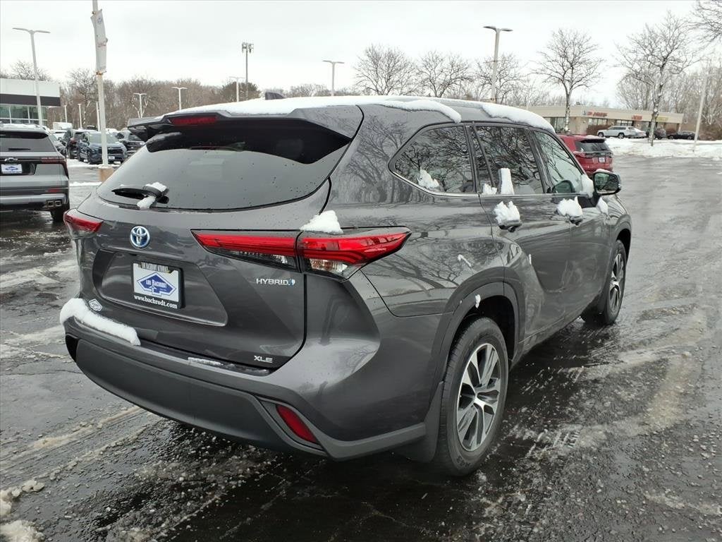 2022 Toyota Highlander Hybrid XLE