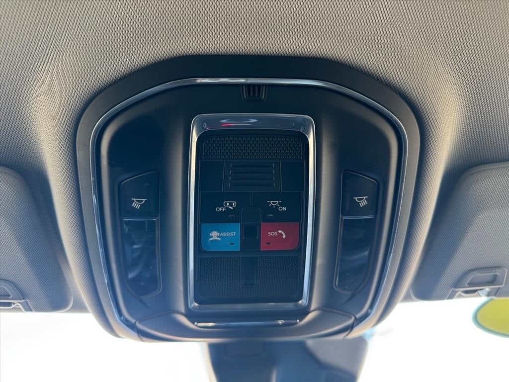 2024 Jeep Grand Cherokee Laredo 4x4