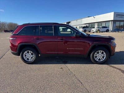 2024 Jeep Grand Cherokee Laredo 4x4