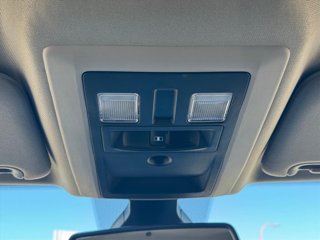 2023 RAM 1500 Classic SLT Crew Cab 4x4 5'7' Box