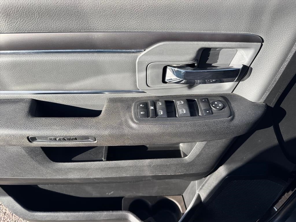 2023 RAM 1500 Classic SLT Crew Cab 4x4 5'7' Box