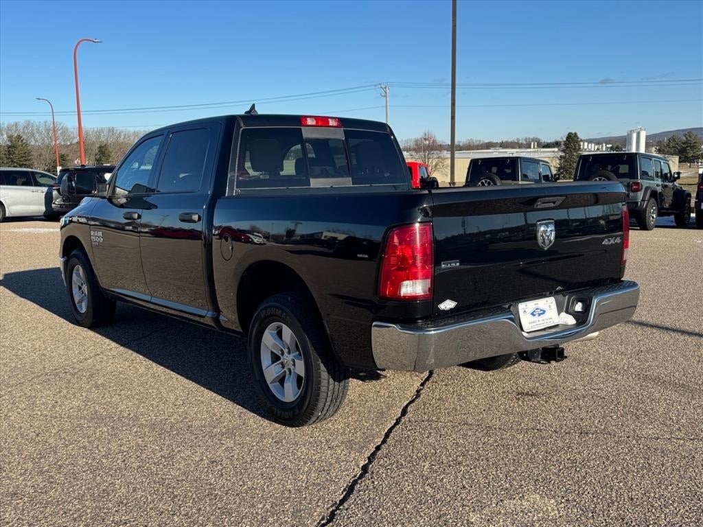 2023 RAM 1500 Classic SLT Crew Cab 4x4 5'7' Box