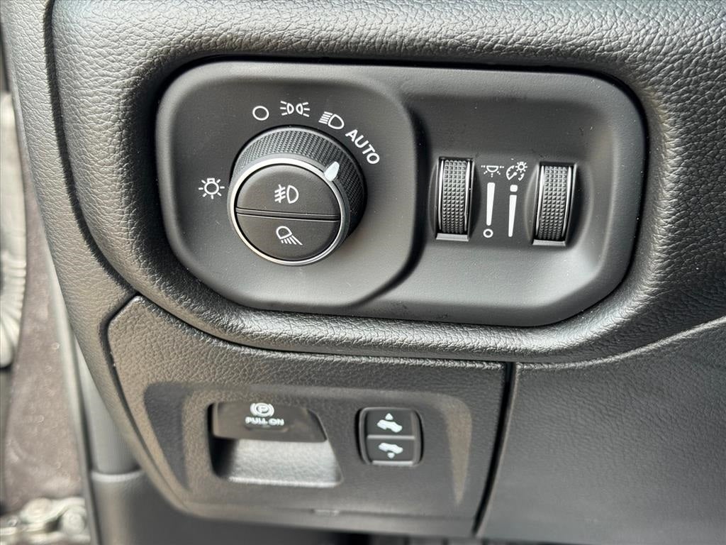 2026 RAM 1500 Big Horn Crew Cab 4x4 5'7' Box