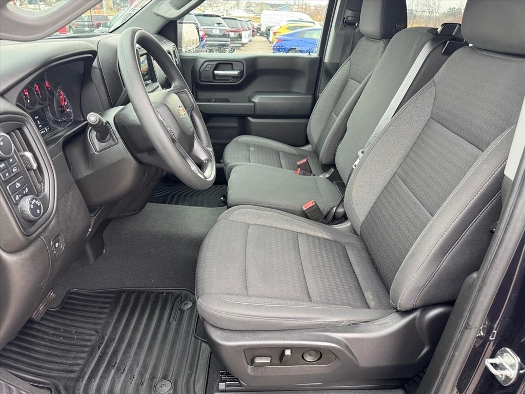 2022 Chevrolet Silverado 1500 4WD Crew Cab Short Bed Custom