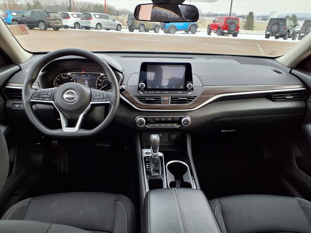 2024 Nissan Altima SV FWD