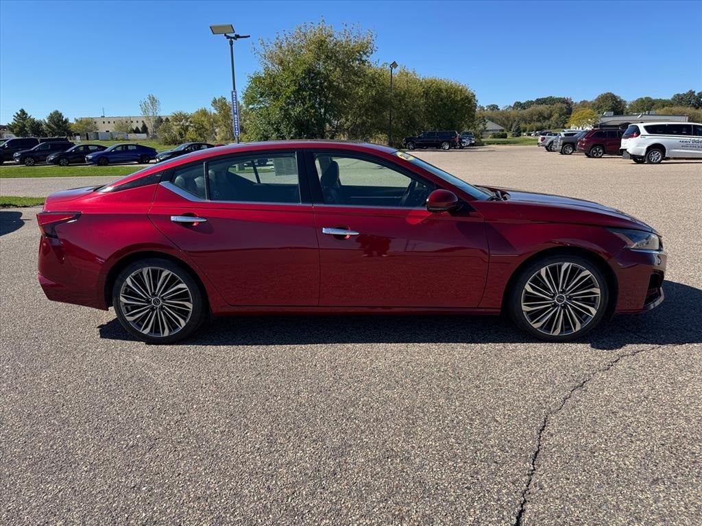 2023 Nissan Altima SL FWD