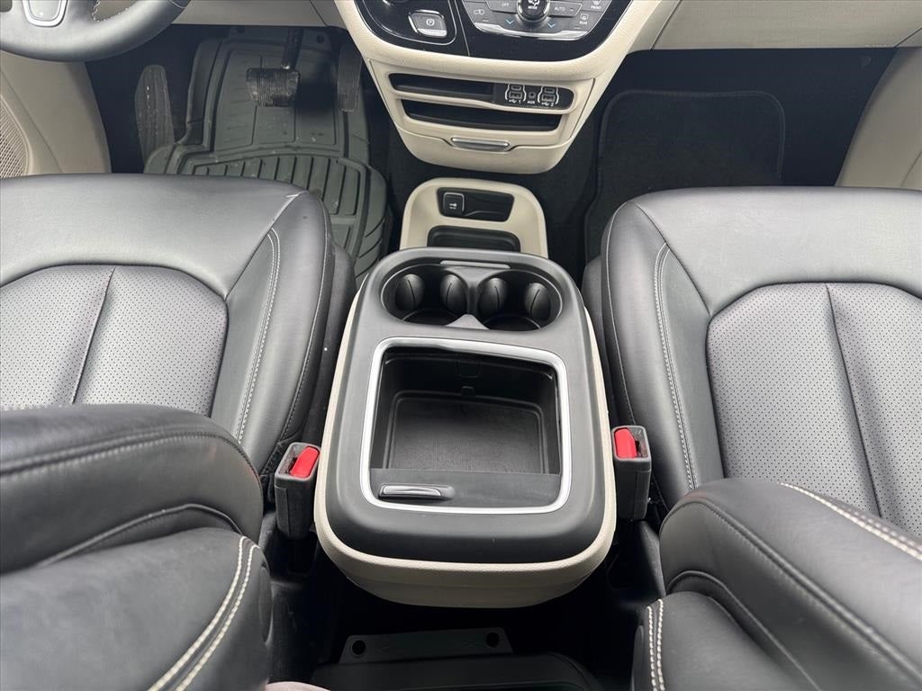 2023 Chrysler Pacifica Hybrid Touring L