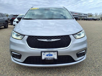 2024 Chrysler Pacifica Hybrid Select