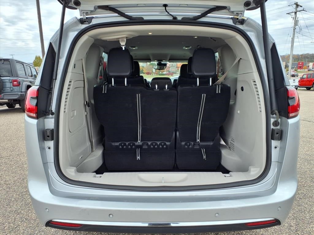 2024 Chrysler Pacifica Hybrid Select