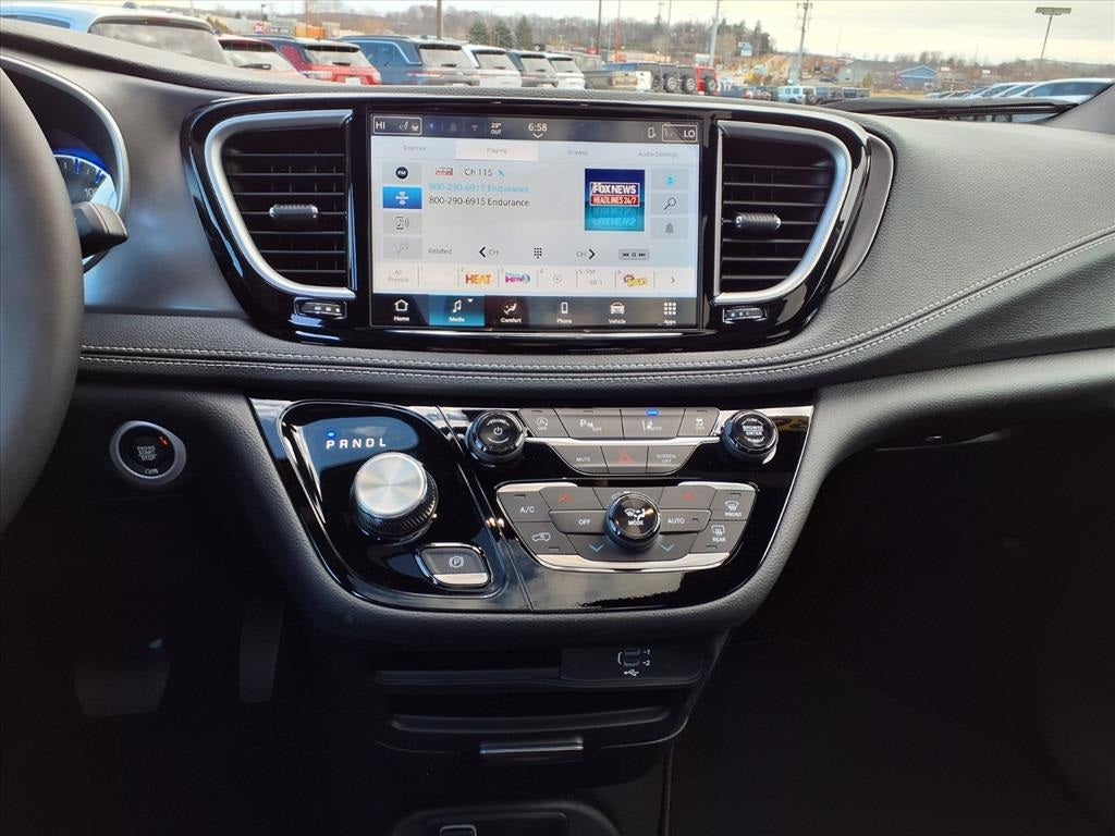 2026 Chrysler Pacifica PACIFICA SELECT AWD