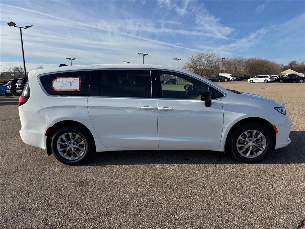 2026 Chrysler Pacifica PACIFICA SELECT AWD