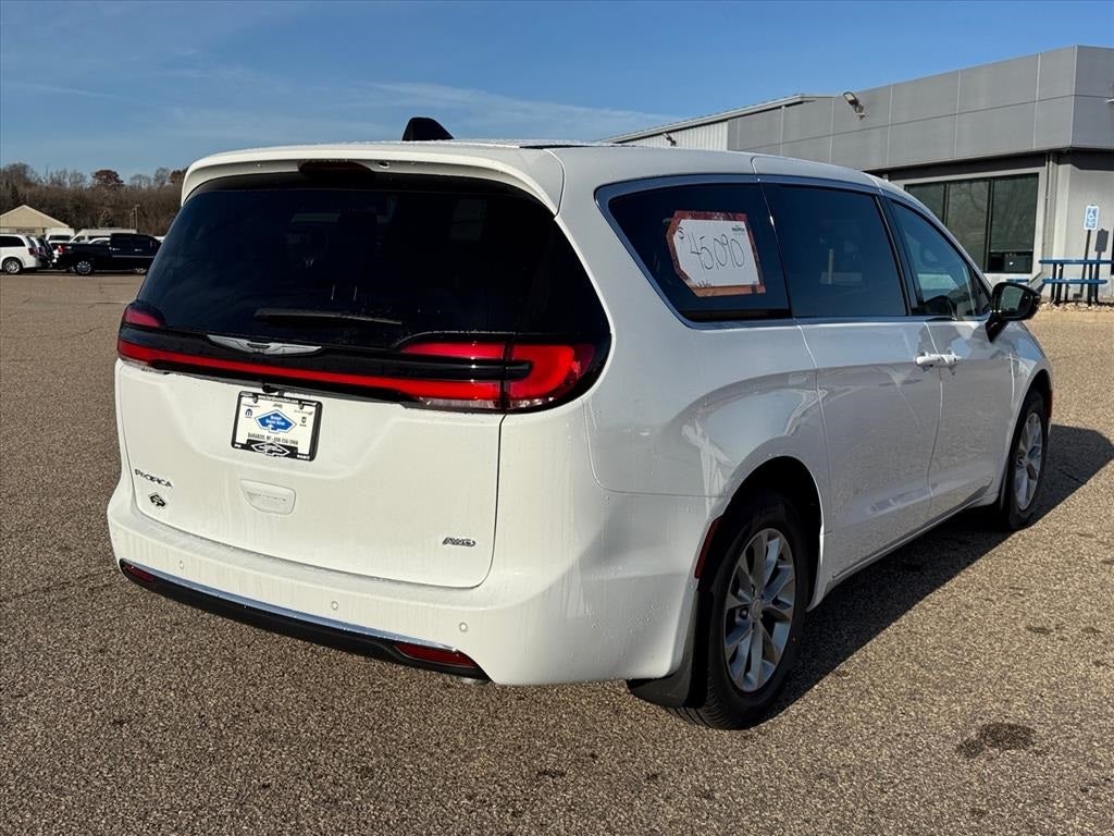 2026 Chrysler Pacifica PACIFICA SELECT AWD