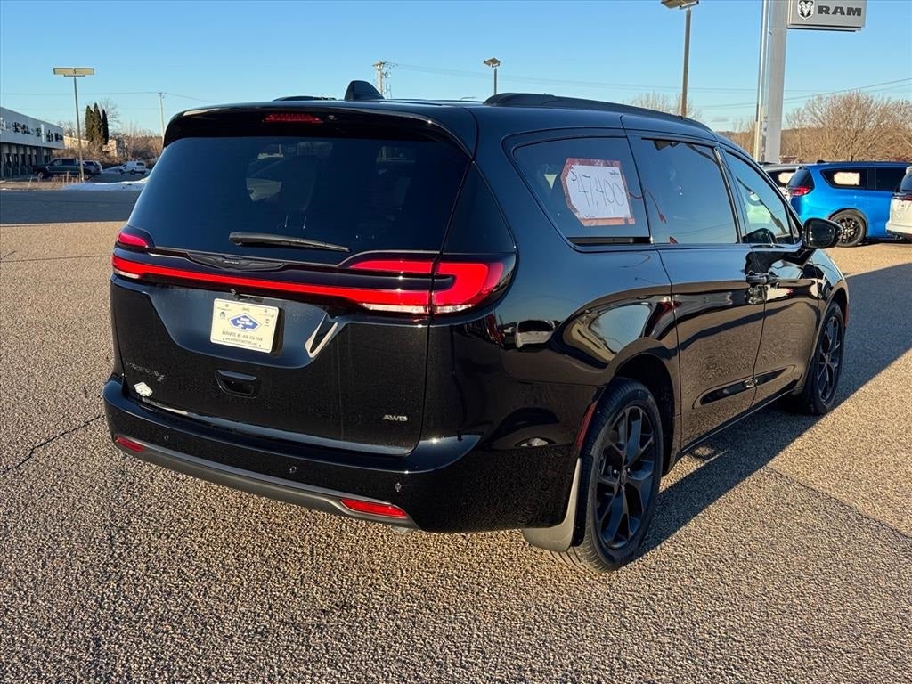2026 Chrysler Pacifica PACIFICA SELECT AWD