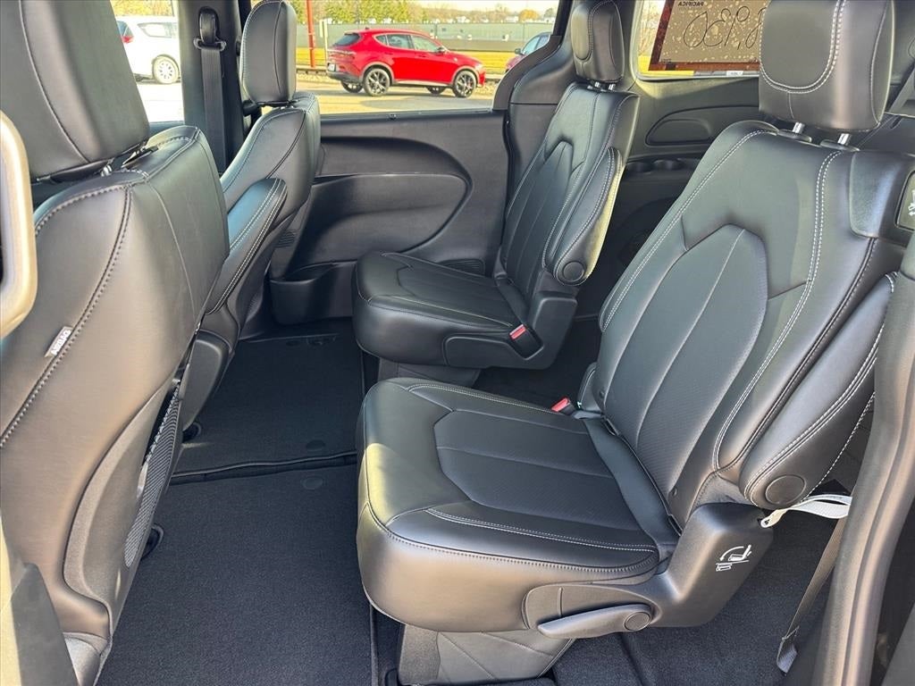 2026 Chrysler Pacifica PACIFICA SELECT AWD