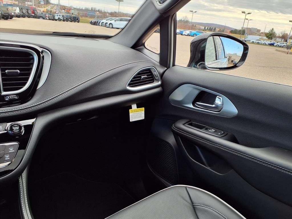 2026 Chrysler Pacifica PACIFICA LIMITED AWD