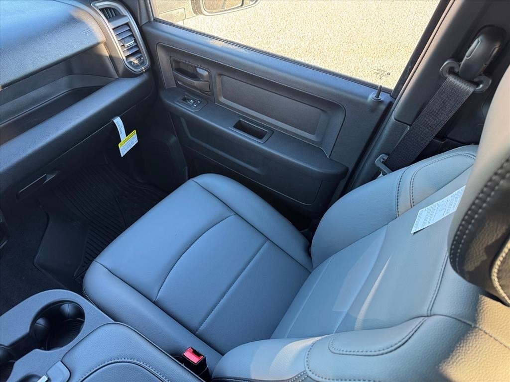 2026 RAM Ram 3500 RAM 3500 TRADESMAN CREW CAB 4X4 6'4' BOX