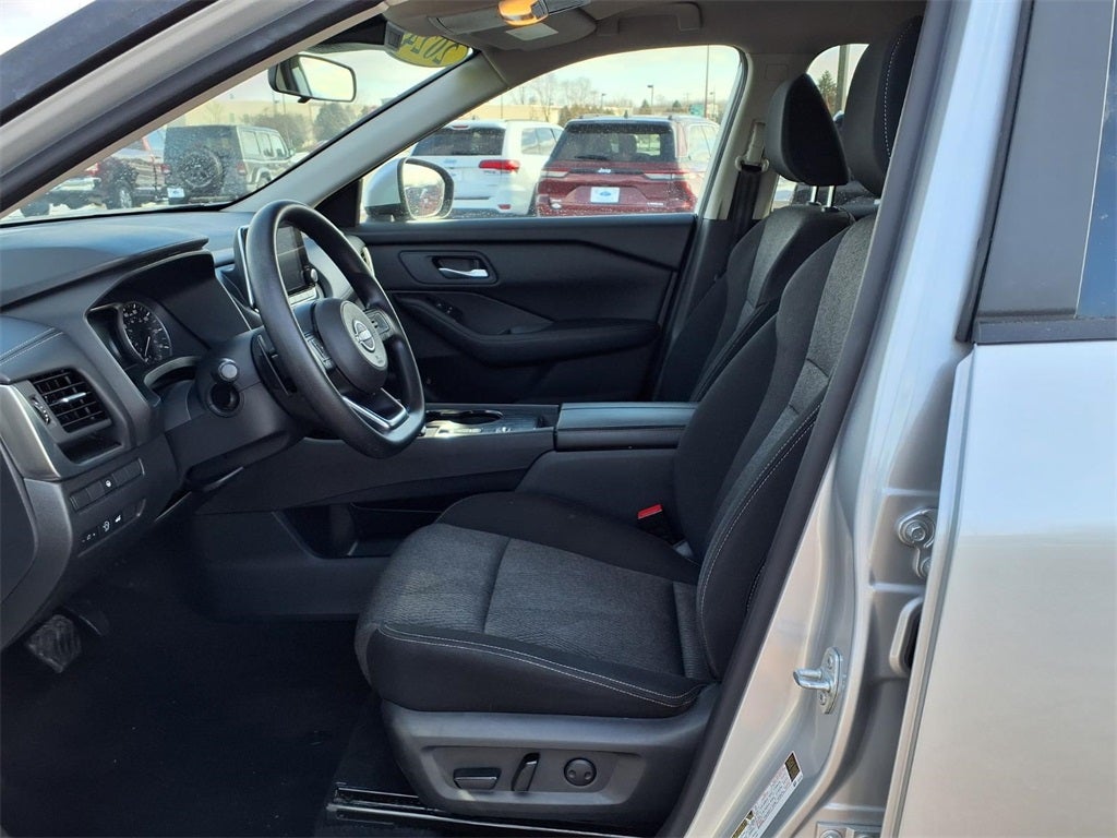 2024 Nissan Rogue SV FWD