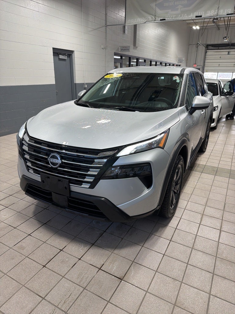 2024 Nissan Rogue SV FWD